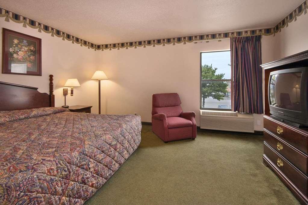Days Inn By Wyndham Walcott Davenport Екстериор снимка